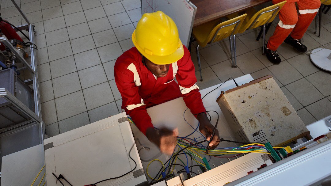 Engineering lab photo 12